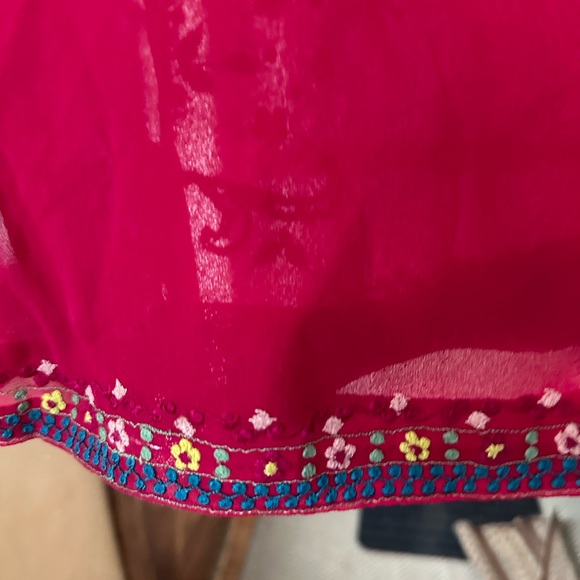 Fuschia embroidered top - Picture 3 of 4